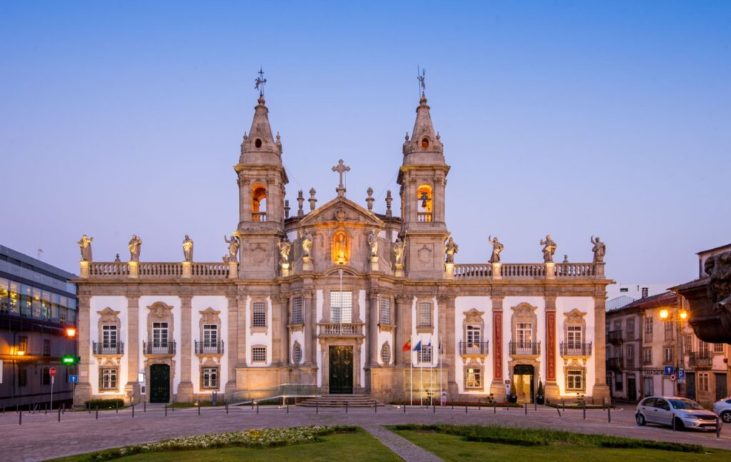 Fachada do Vila Galé Collection Braga ao entardecer